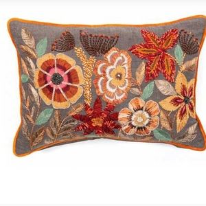 New without tags. Lumbar pillows Autumn Flowers. Gorgeous color and texture.